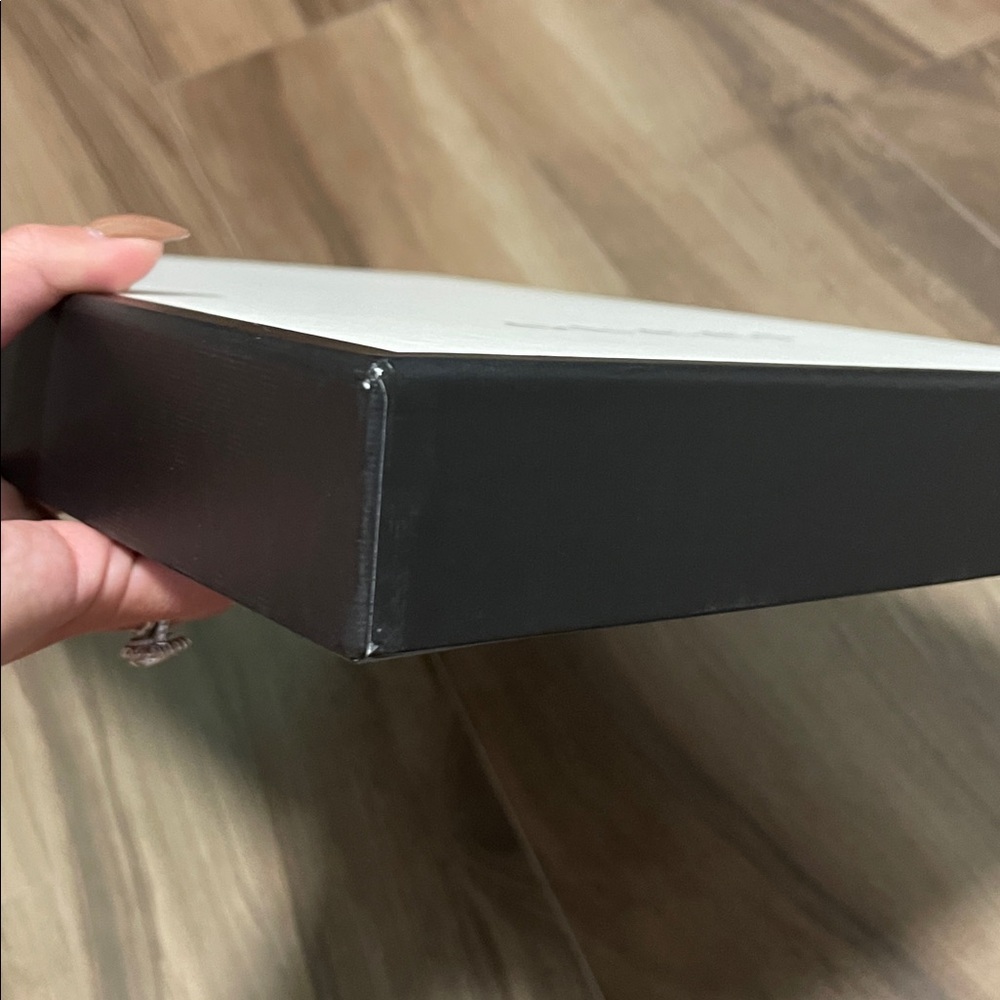 Authentic Gucci White Box - Picture 11 of 12